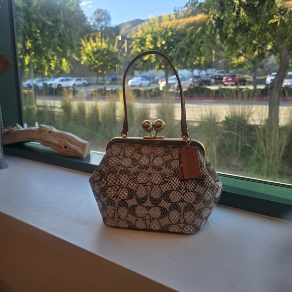 Coach Kisslock Frame Bag 16 In Crystal Signature Jacquard-NWOT - Picture 6 of 14